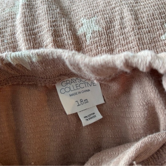 MUD PIE-Baby Boy Romper (12-18M)
Blue/White + Star Print Pants w/ suspenders 18M - Picture 4 of 15